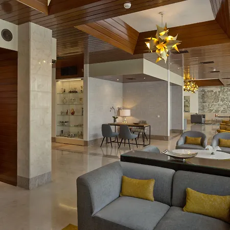 Alisios Αλμπουφέιρα